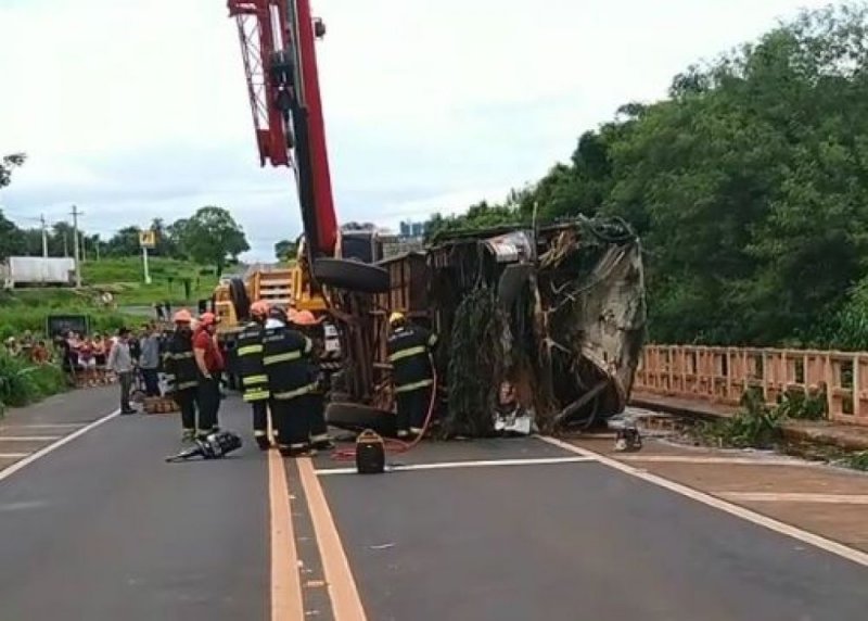 Região: Colisão de ônibus em Biz deixa 5 mortos