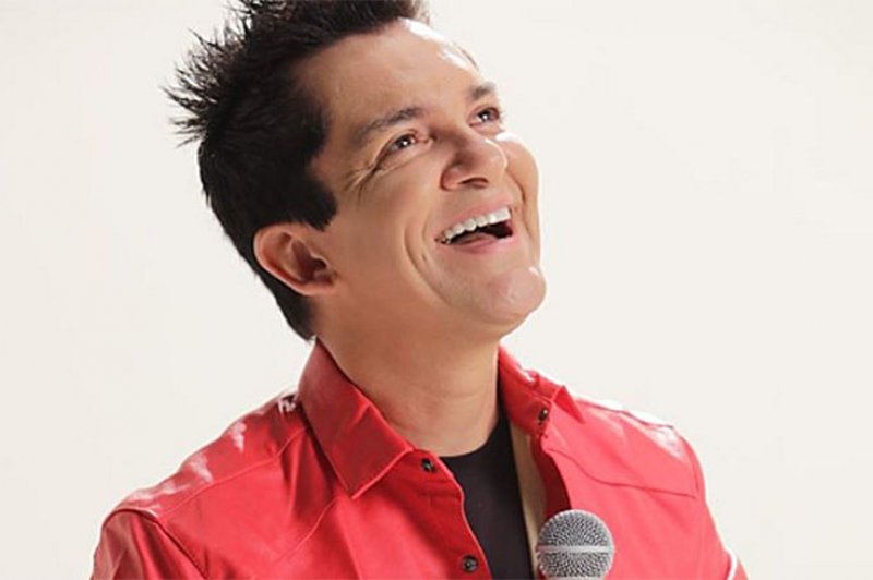 Show com Regis Danese acontece dia 21 em Birigui