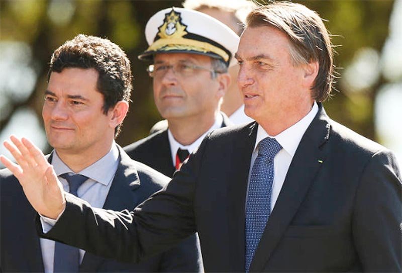 Moro pede demissão após troca na PF, e Bolsonaro tenta reverter