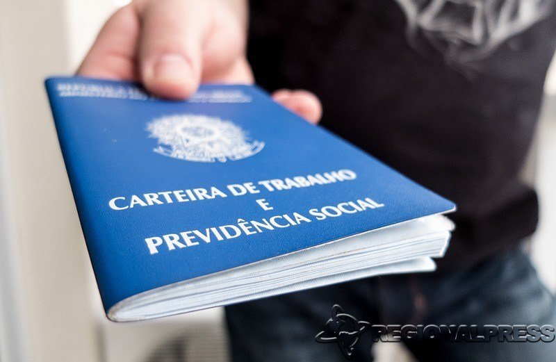Brasil perde mais de 860 mil empregos formais em abril