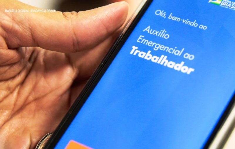 Auxílio emergencial de R$ 600 é prorrogado por mais dois meses