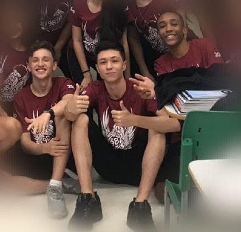Alunos do Sesi usam jogo de computador para reproduzir prédio da unidade escolar