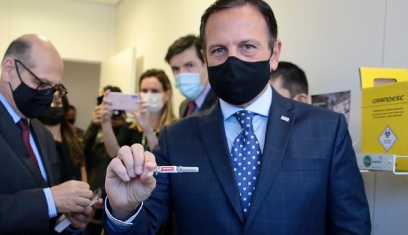 Vacinação contra a covid-19 pode começar em janeiro de 2021, diz João Doria