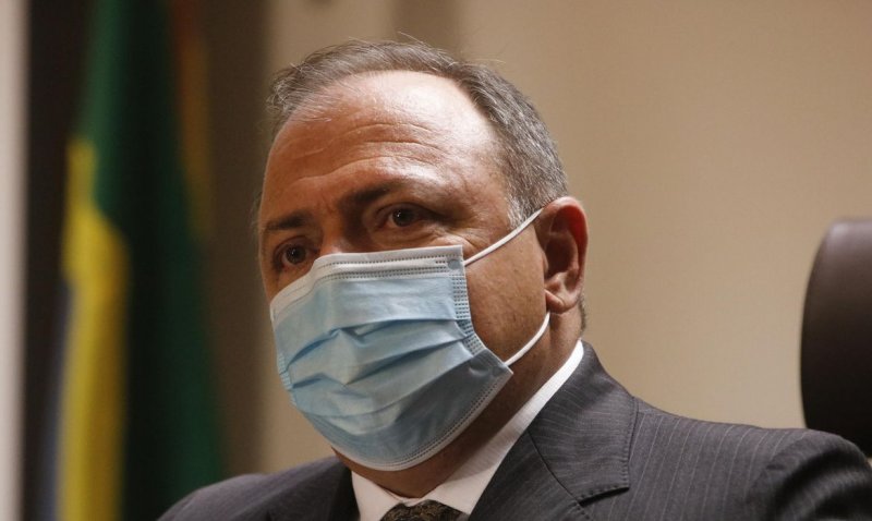 Vacinação contra covid-19 começa ainda hoje nos estados