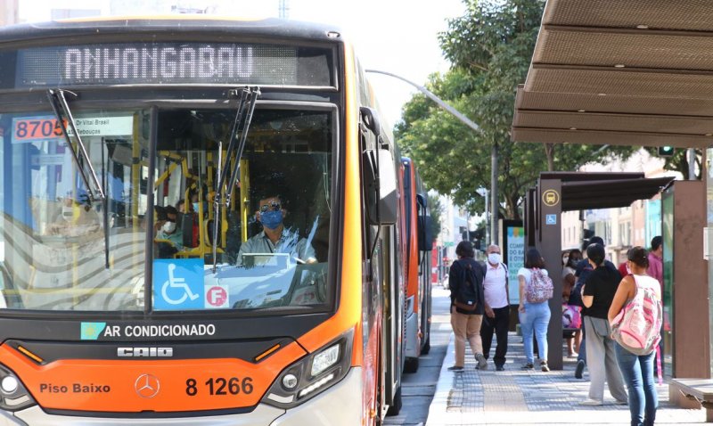 Profissionais de transportes entram no grupo prioritário da vacinação