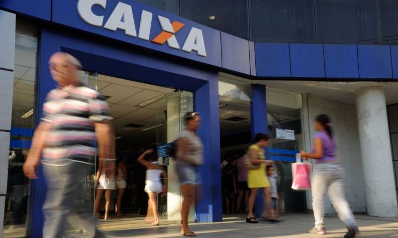 Economia: Caixa paga abono para nascidos de março a junho