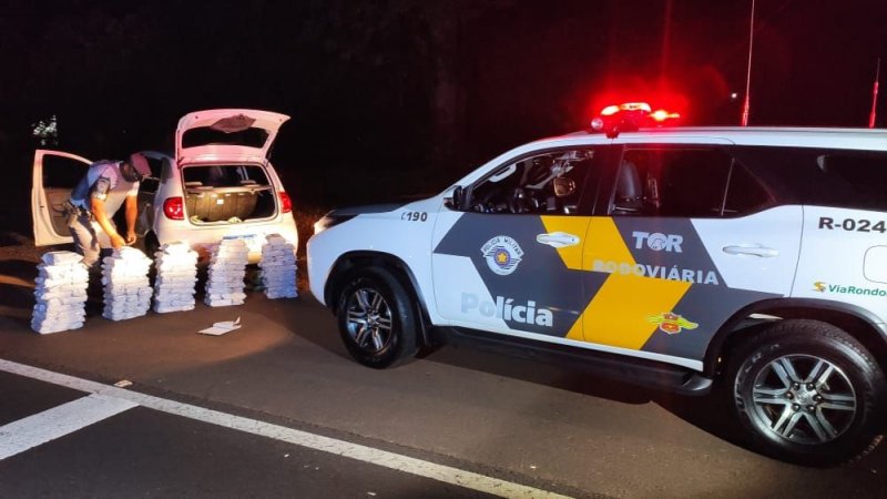 Homem é parado em rodovia e preso com mais de 150 celulares contrabandeados
