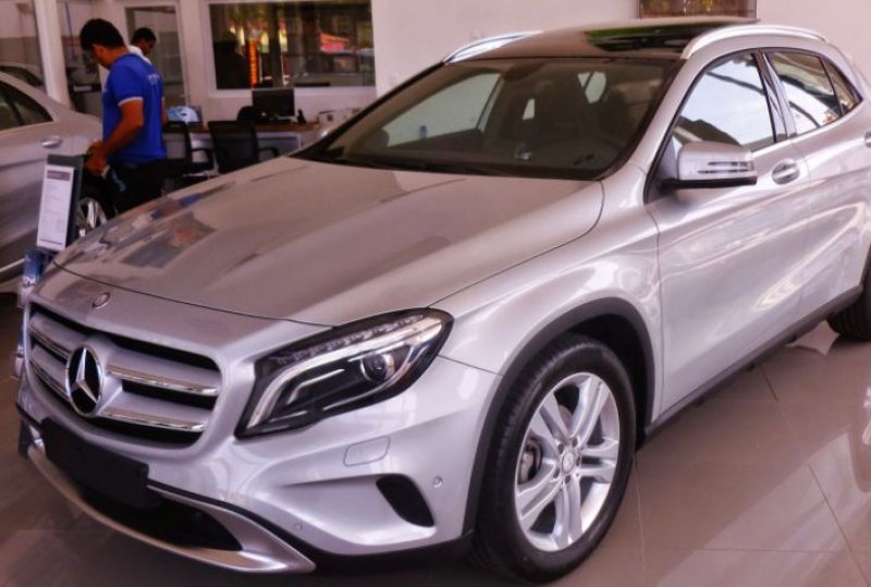 Aposentado perde R$ 44 mil ao tentar comprar Mercedes em leilão